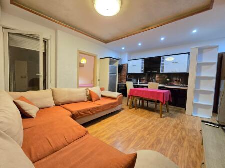 Affittasi appartamento 2+1 VIA PIETRO BUDI 650€