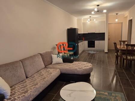 Ne Misto Mame ,Jepet Me Qira Apartament 2+1+2 I Mobiluar !