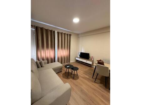 APARTAMENT 1+1 PER QIRA TEK KOMPLEKSI KONTAKT! 600 € /Muaj