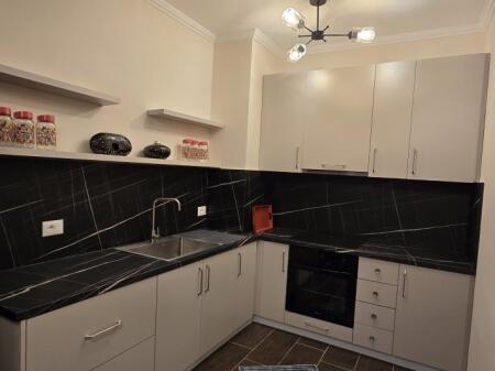 Jepet Me Qera Apartament 2+1+1 Ballkon