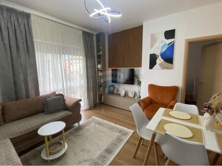 SHITET, APARTAMENT 1+1, FRESKU, TIRANE !