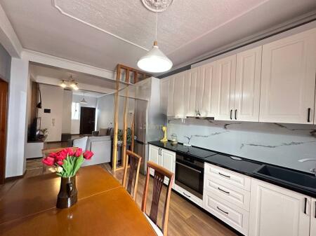 RRUGA 5-MAJI, APARTAMENT 2+1 PER QIRA 550 € /Muaj