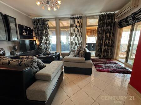 Apartament 2+1 për Qira në Rruga Barrikadave, Tirana