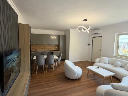 Shitet apartament në Durrës, zona Shkëmbi i Kavajës.
