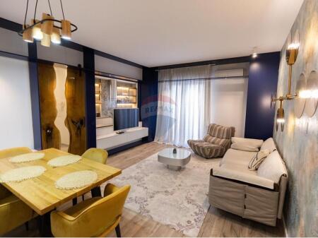 Shitet apartament 2+1 modern në qendër të Tiranës, pas 15-Katëshit