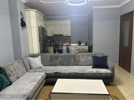 APARTAMENT 1+1 PER QIRA PRANE BULEVARDIT TE RI