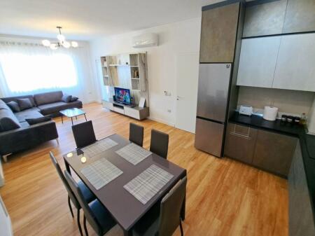 🏡 JEPET ME QIRA APARTAMENT LUKSOZ 2+1 – PAZARI I RI
