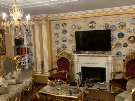 Shitet apartament klasik 3+1+2+2parkime ne kinostudio