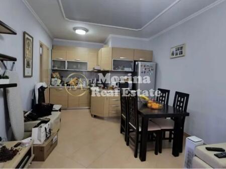 Qera, Apartament 1+1, Perball Prokurorise se Tiranes, 520 euro/muaj