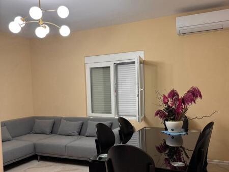 APARTAMENT ME QERA 2+1+2 PALLATI I BRIGADAVE 1100 EURO