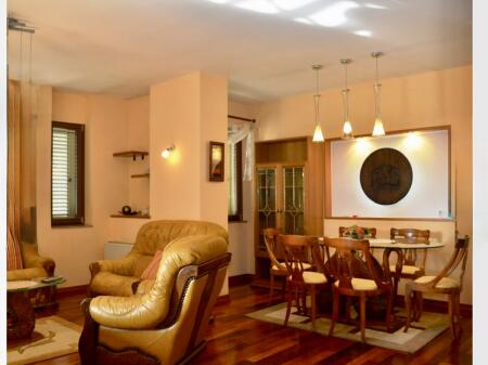 📍 Apartament 3+1 për Qira – Rruga Donika Kastrioti, Qendër, Tiranë