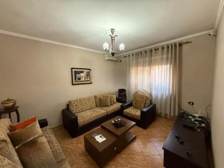 Jepet me qira Apartament 1+1 te Rruga Bardhyl!!! 500 € /Muaj