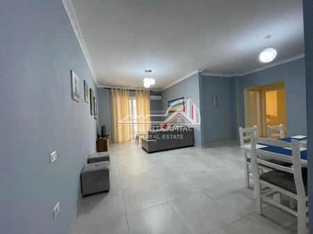 AFFITTASI APPARTAMENTO 3+2 – VICINO ALLA CHIESA CATTOLICA, VLORA!!!