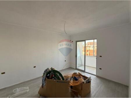APARTAMENT 2+1 PER SHITJE - QENDER