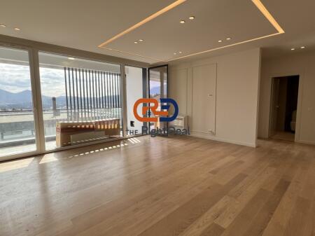 Vicino al Palazzo delle Brigate, Appartamento 3+1+2 Perfetto per Vivere in Vendita!!