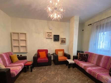 Apartament 2+1 me Qira, Plotësisht i Mobiluar – Zona e Xhamllikut | 600€/muaj