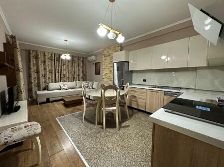 🏠 Shitet Apartament i Mobiluar – Astir