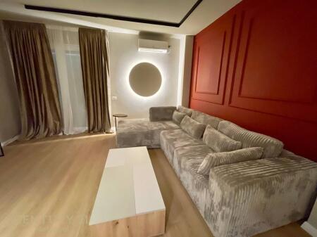 JEPET ME QIRA APARTAMENT 1+1, QENDER Tirane!.