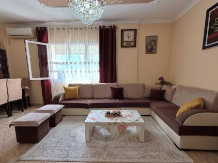 Appartamento 1+1+veranda in vendita Jordan Misja vicino al registro
