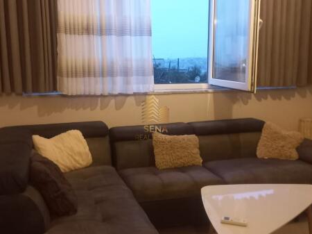 Affitto, Appartamento 1+1+blk, Kinostudio, 300 Euro/mese