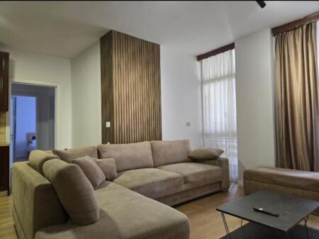 Jepet apartamenti 2+1+2 te Komuna e Parisit