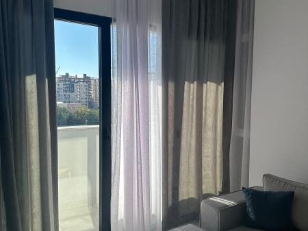 📣 AFFITTO SUPER Appartamento 2+1 📍 Vicino a Vasil Shanto ✨   🏢 Nuova Costruzione  🪜 3° Piano (Con Ascensore)  🛋️ Arredato Con Condizioni Moderne  ✅ Mai Abitato Prima   💶 Prezzo 75.000 Leke