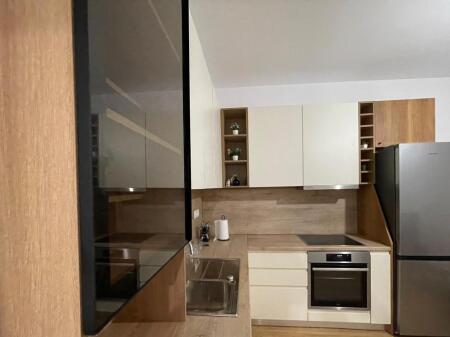Apartament 2+1 Plotësisht i Mobiluar me Qira – Zona 21 Dhjetori | 700€/muaj