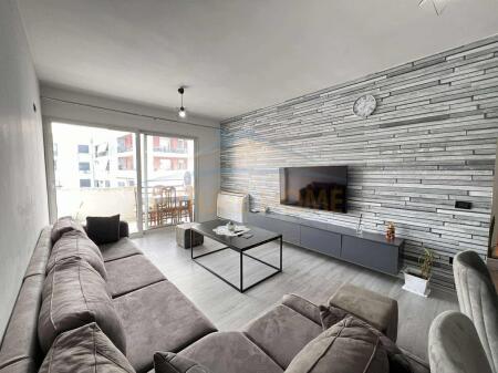 Shitet , Apartament 1+1, Unaza e Re.