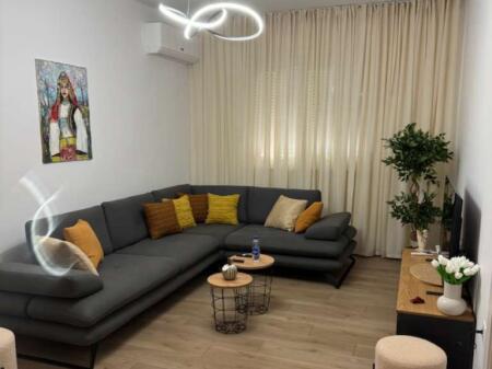 APARTAMENT ME QERA 2+1 RRUGA E DURRESIT 950 EURO