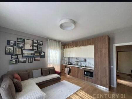 JAPIM ME QIRA APARTAMENT 1+1 MODERN PRANE KOPSHTIT BOTANIK!