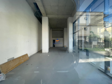 SHOP FOR SALE 83M2 "AT THE FORMER AVIATION FIELD" 264,000 EURO