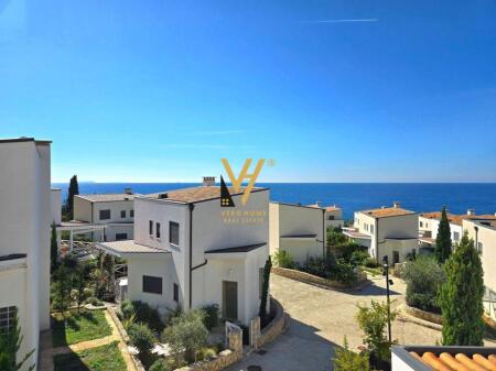 VILLA SU DUE PIANI IN VENDITA A DHERMI, WHITE ROCKS DRYMADES 699.000 EURO