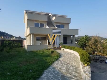 VILLA SU DUE PIANI IN AFFITTO A PRUSH 1.600 EURO