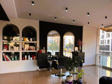 AMBIENTE COMMERCIALE SULLA STRADA A ASTIR