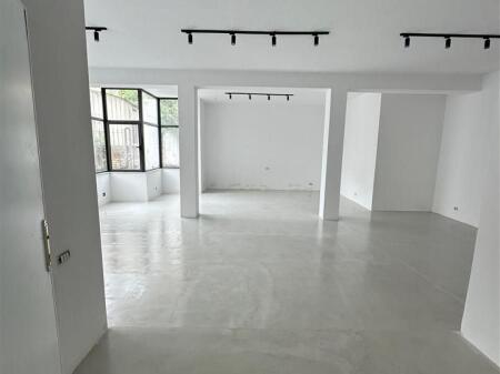 AMBIENTE IN AFFITTO 1+1 CENTRO 900 EURO