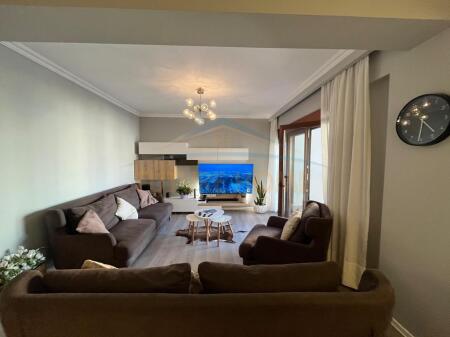 Rent, Apartment 2+1+ Parking Space, Blloku, Tirana.
