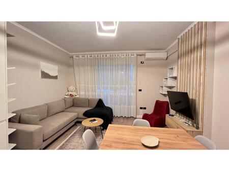 Affitto, Appartamento 1+1, Vicino Palace Hotel Durres ! 400 € /Mese