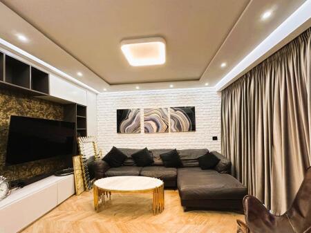 At Piaca in the center of Tirana, a 1+1 apartment is for rent !