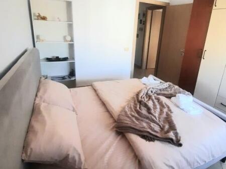 Appartamento 1+1 in Affitto al Mercato Elettrico, Tirana