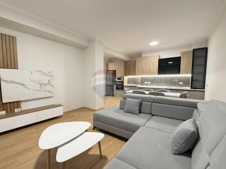 Jepet apartament me qira 2+1+2+2 ballkone tek Zogu i Zi tek Logosi.