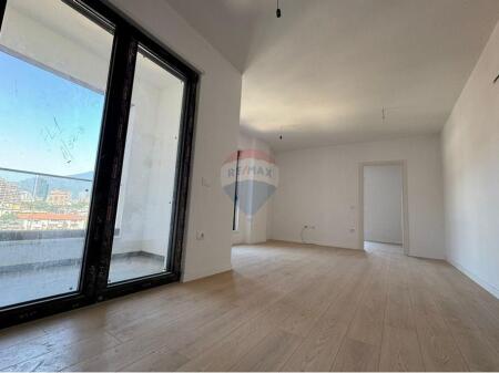 Apartment 2+1+2 - For Sale - Commune of Paris, Tirana