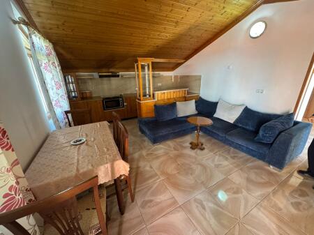 🏡 Appartamento 2+1 in affitto   📍 Via 3 Vëllezërit Kondi  💶 500€ (non trattabile)
