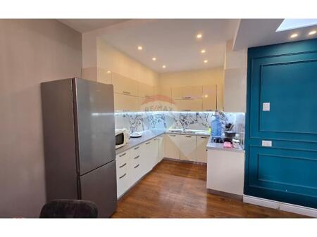 Apartment 2+1 with a super veranda for sale in Yzberisht