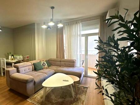 Apartment 2+1+2 for rent on Elbasan Street!