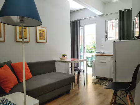 Appartamento In Affitto 2+1 Vicino alla Scuola Rossa (ID B2201524) Tirana