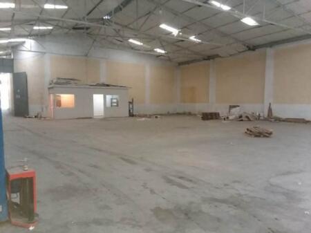 MAGAZZINO IN VENDITA VICINO A CITY PARK 1.740 M2