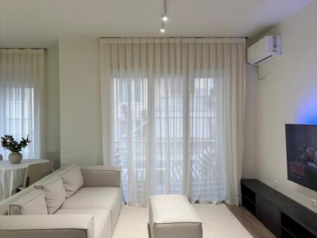 For rent 2+2 + parking at Pavarotti lake 1200 eu