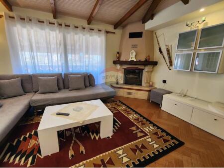 Lingue straniere, Tirana, Villa in affitto 3+1