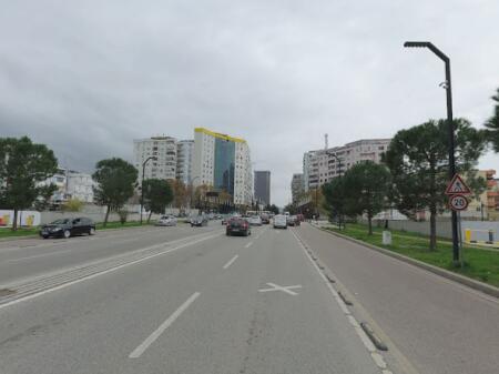 Magazzino in affitto in Via Karl Gega, a Tirana (ID 4281296)
