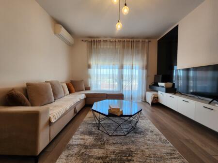 Jepet me qera apartament 1+1 ,Foleja e Gjelber ,Zogu i Zi!